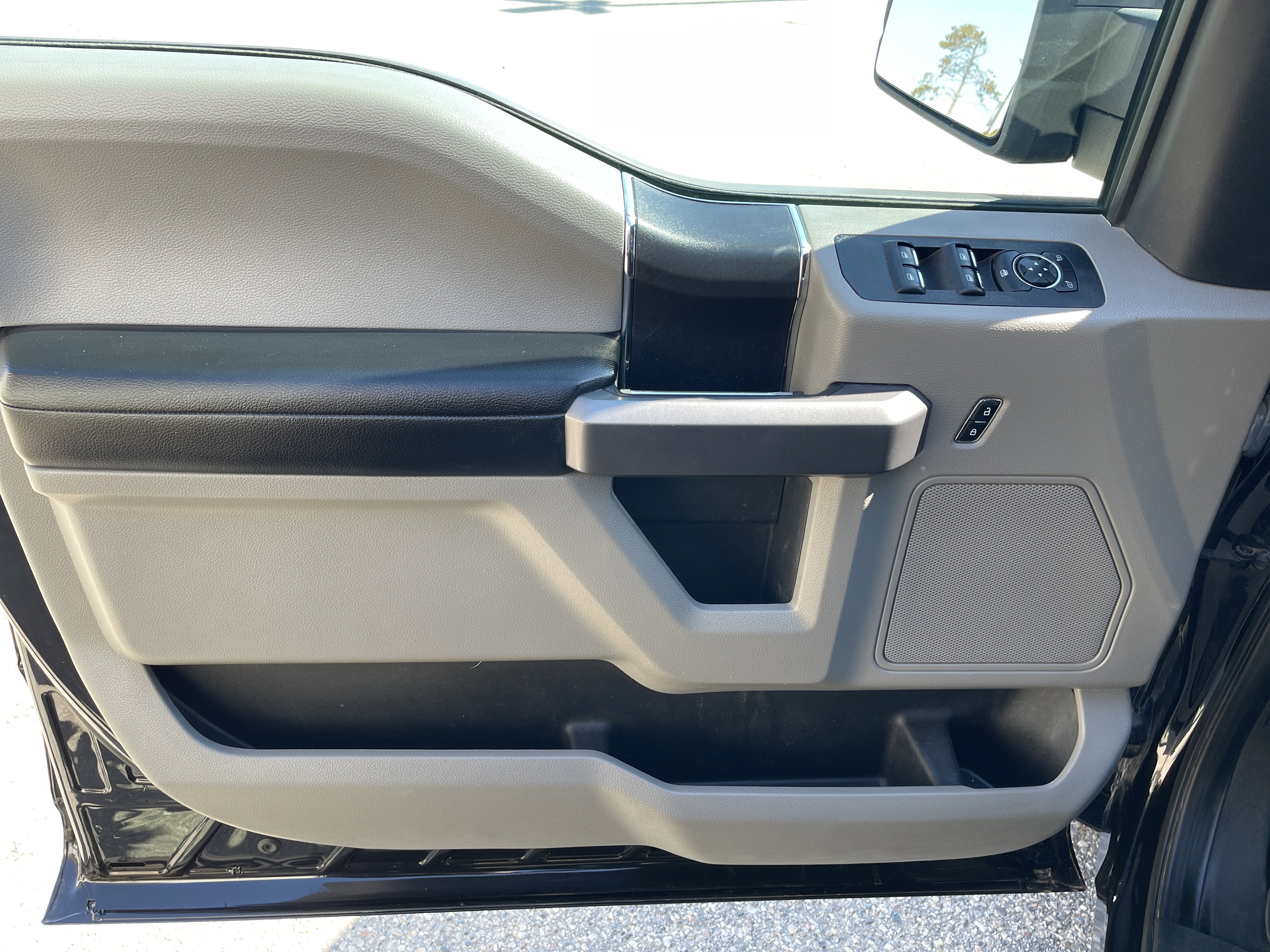 Used 2020 Ford F150 XLT image 12