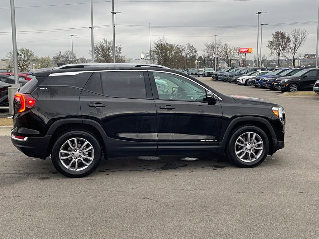 Used 2023 GMC Terrain SLT image 8