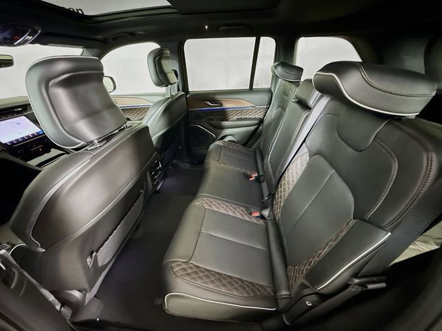 New 2025 Jeep Grand Cherokee Summit image 24