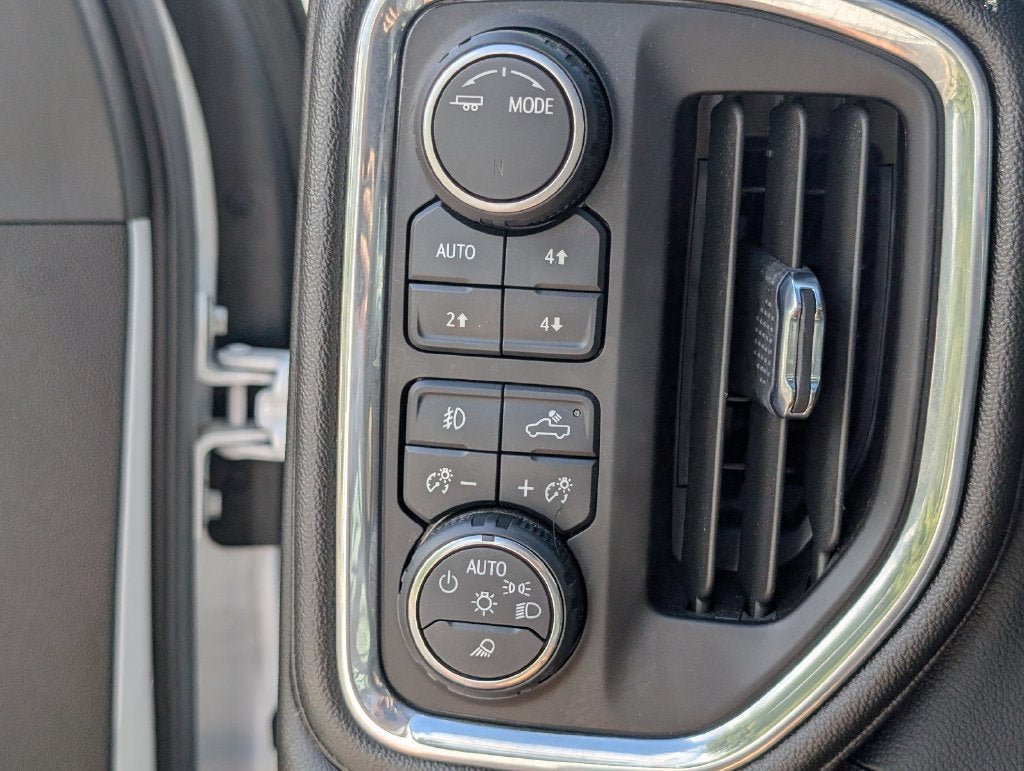 Used 2022 Chevrolet Silverado 2500 LTZ w/ LTZ Plus Package AWD/4WD image 28