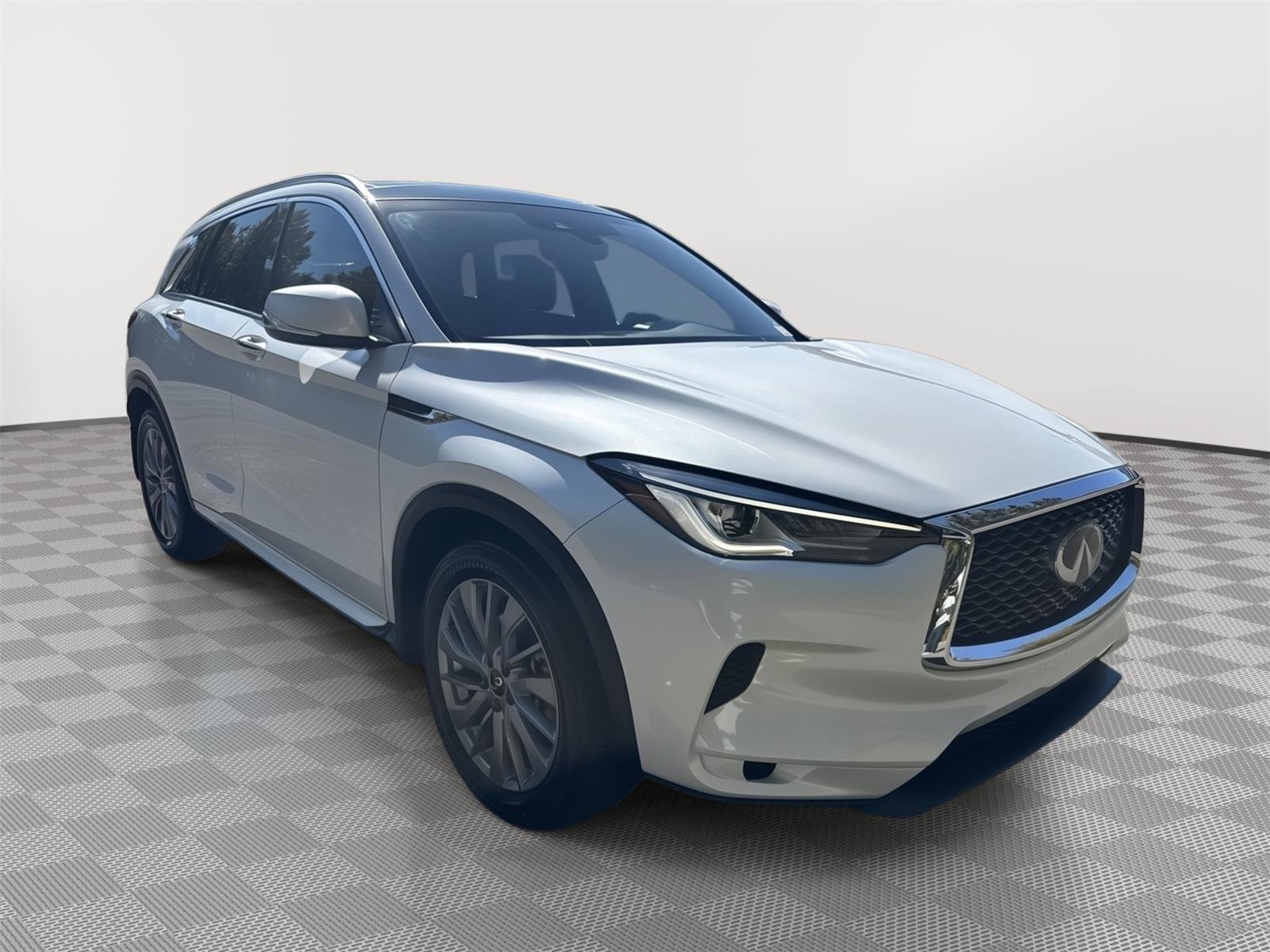 Certified 2025 INFINITI QX50 Luxe image 4