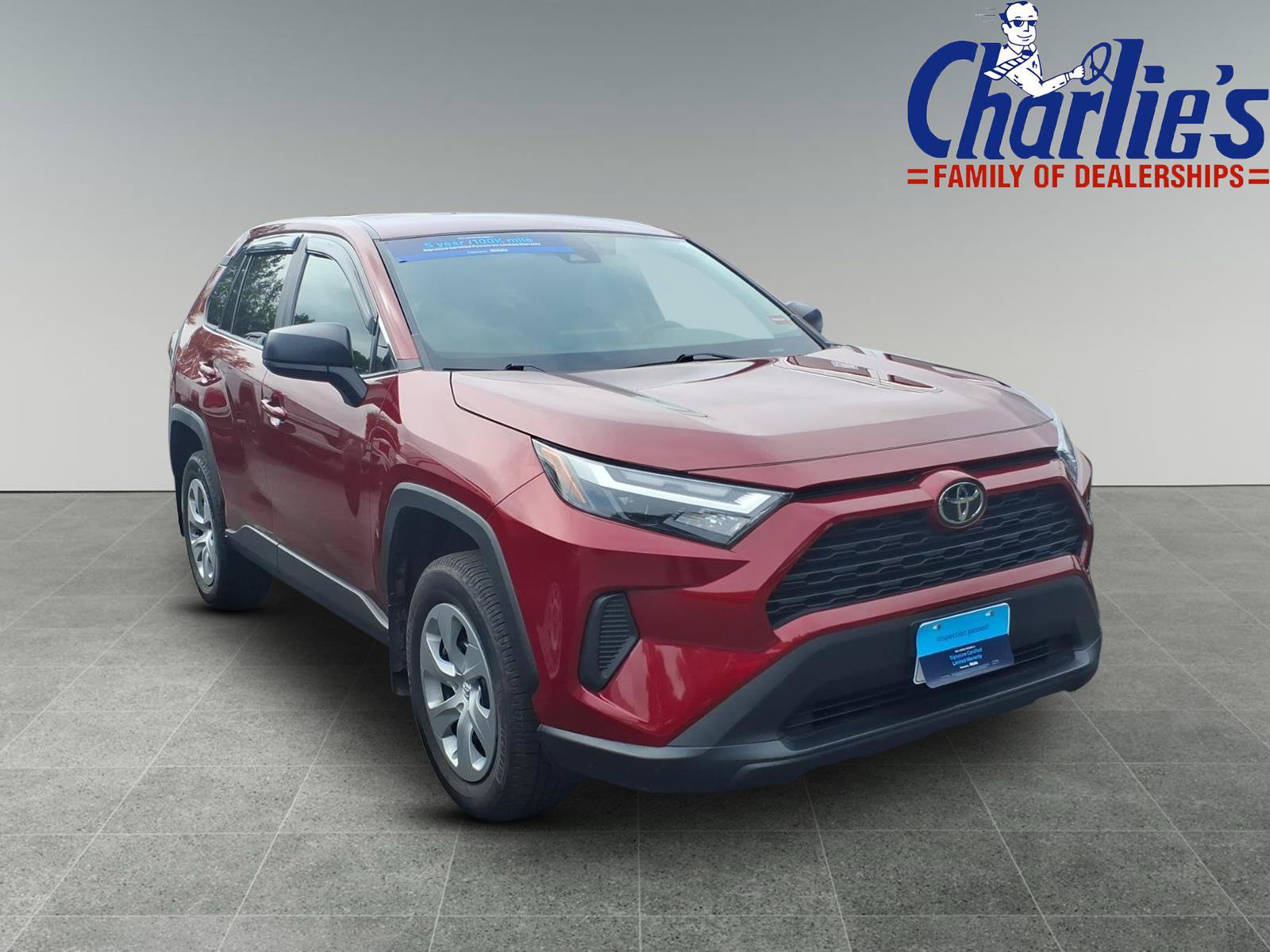 Used 2023 Toyota RAV4 LE AWD/4WD image 3