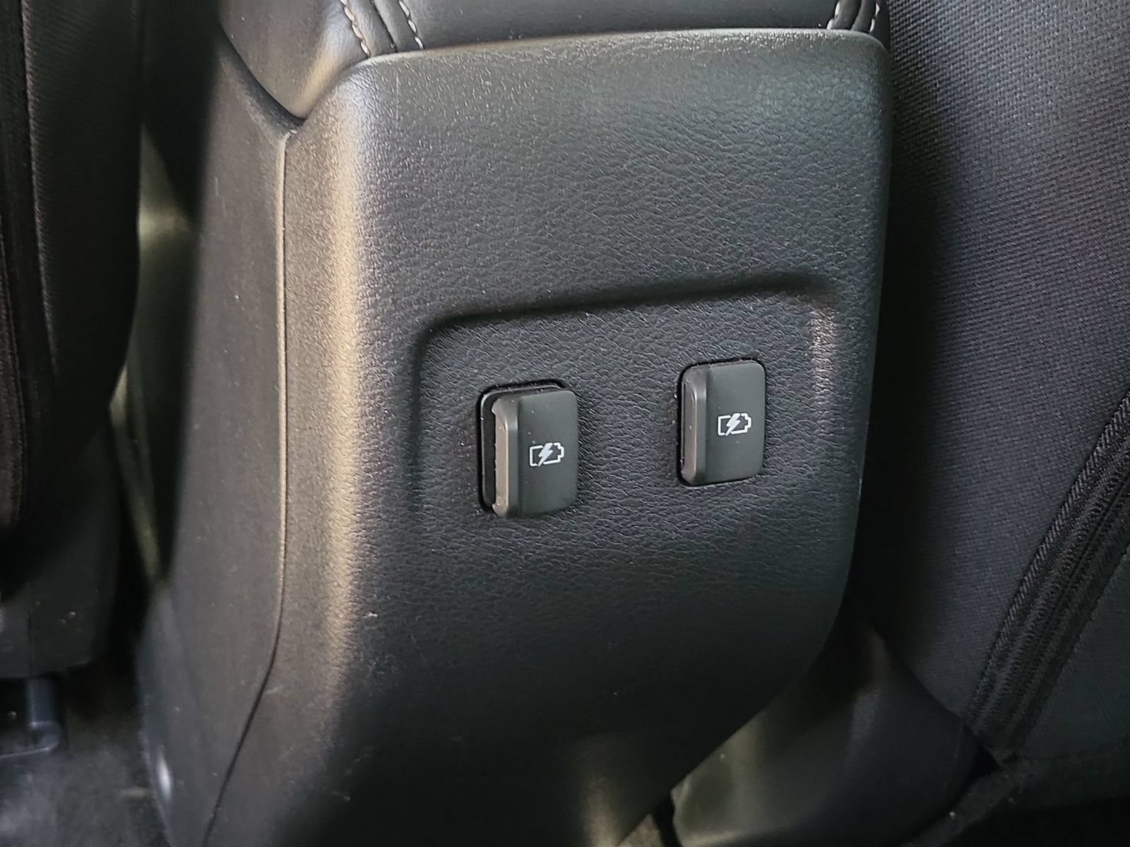 Used 2022 Nissan Kicks SR w/ Interior Electronics Package FWD image 20