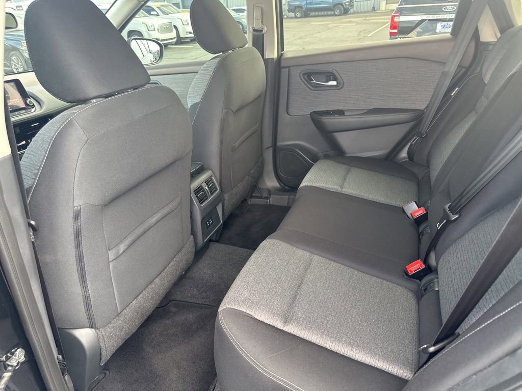 Used 2022 Nissan Rogue SV image 22