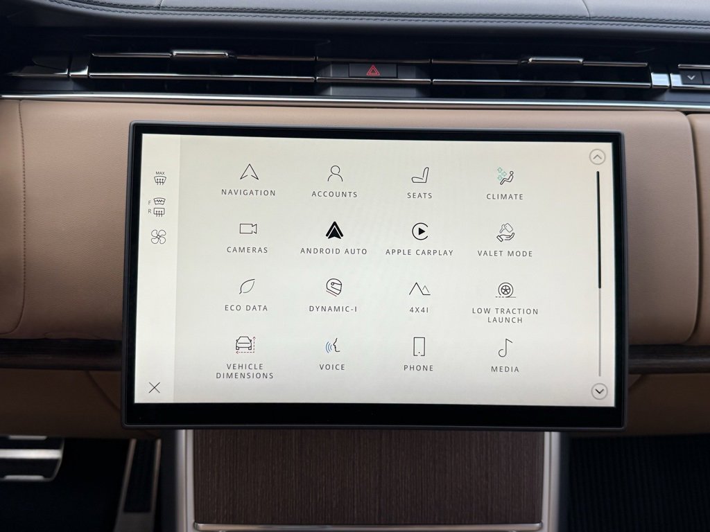 New 2025 Land Rover Range Rover Long Wheelbase SE image 24