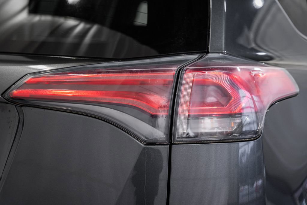 Used 2016 Toyota RAV4 Limited w/ Advanced Technology Package image 6