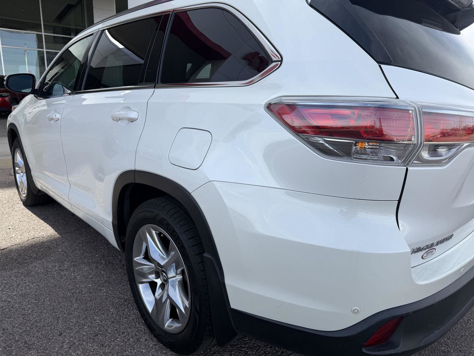 Used 2016 Toyota Highlander Limited Platinum image 10