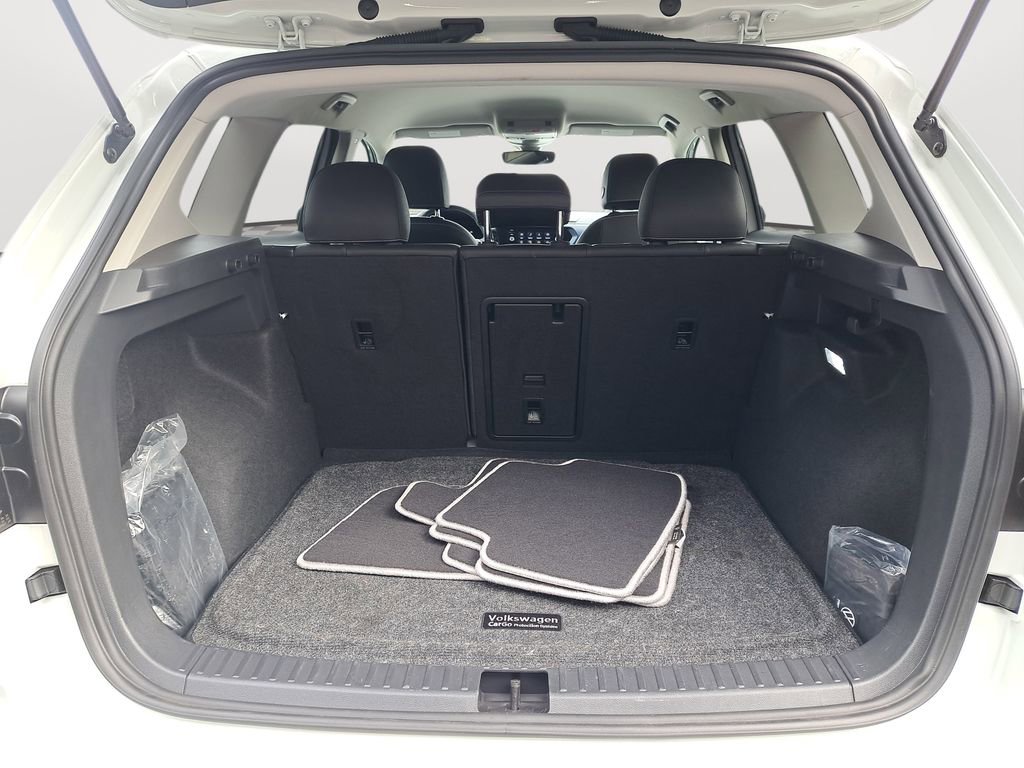 Used 2024 Volkswagen Taos SE image 29