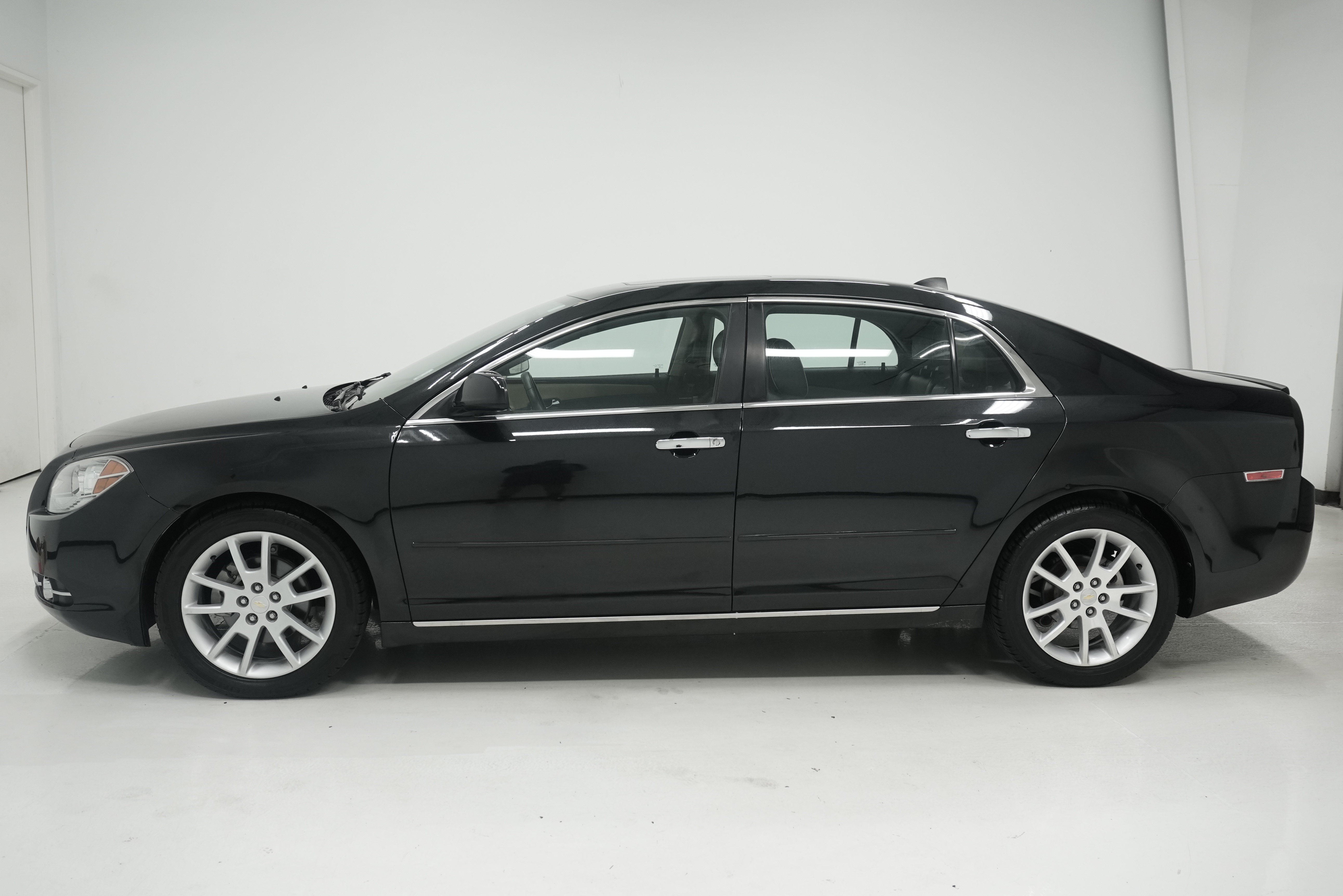 Used 2012 Chevrolet Malibu LTZ FWD image 6