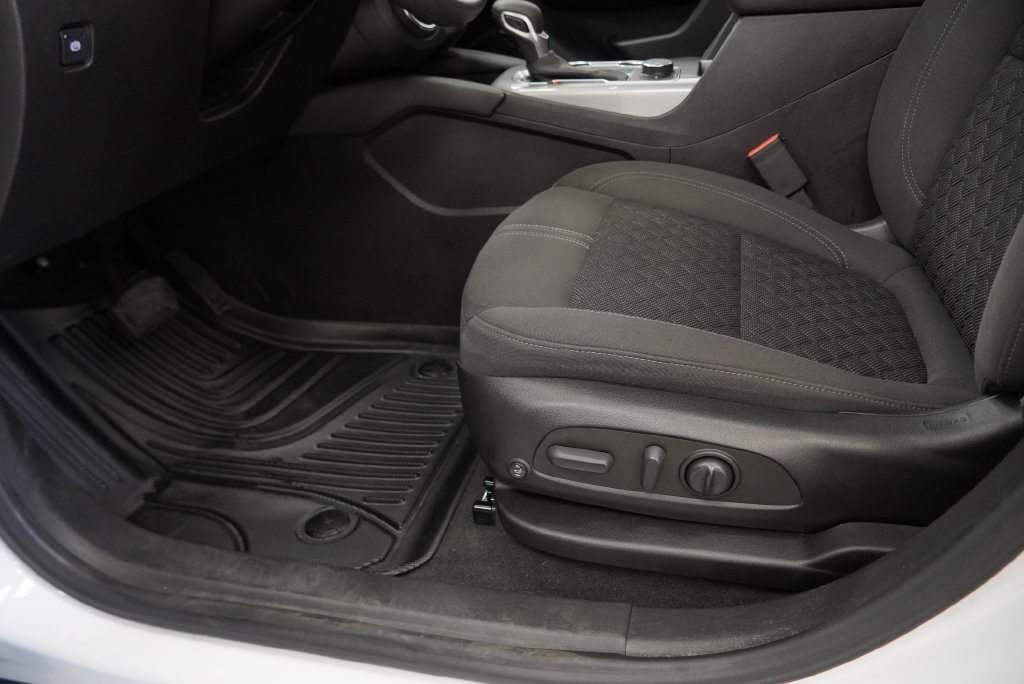Certified 2022 Chevrolet Blazer LT FWD image 36