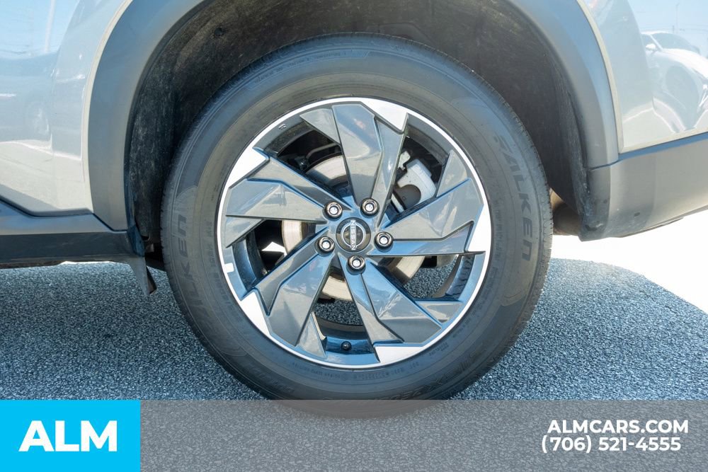 Used 2025 Nissan Rogue SV image 15