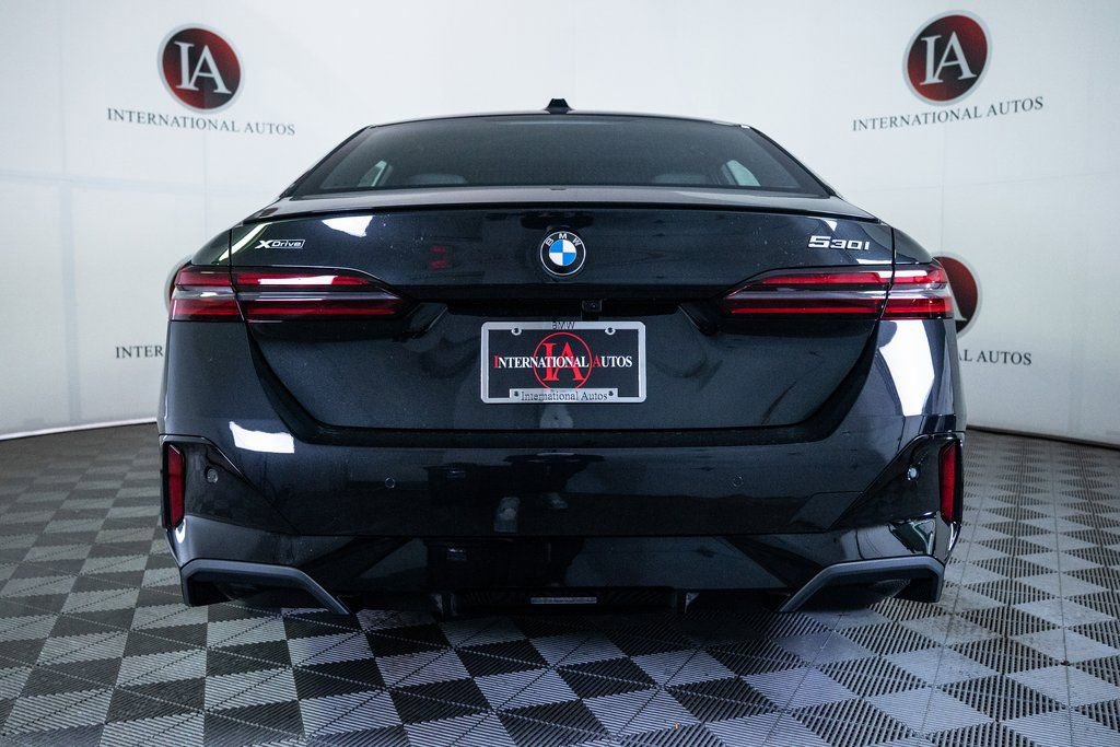 New 2026 BMW 530i xDrive w/ M Sport Package image 5