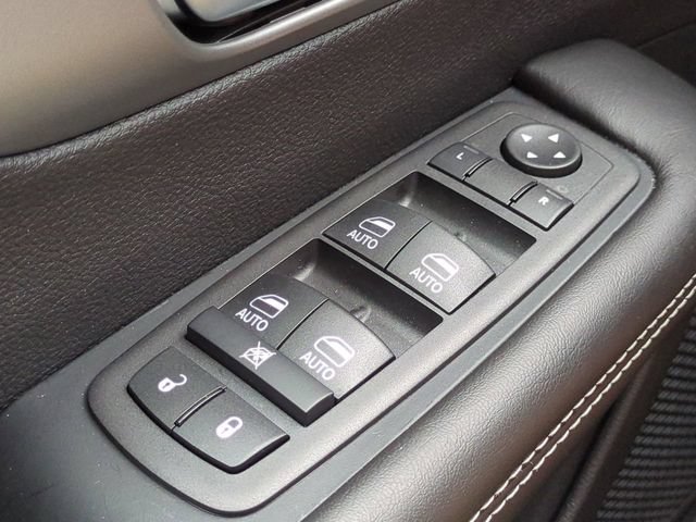 New 2027 Chrysler Pacifica Select FWD image 23