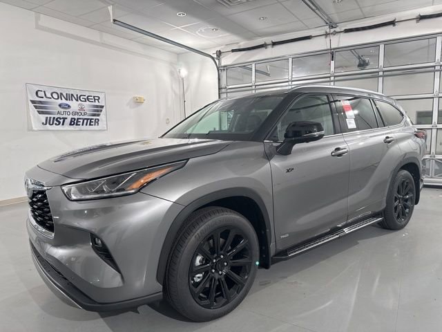 New 2026 Toyota Highlander Platinum image 4