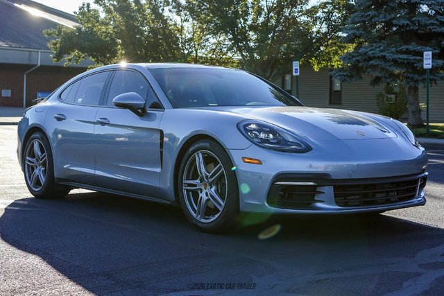 Used 2020 Porsche Panamera RWD image 11