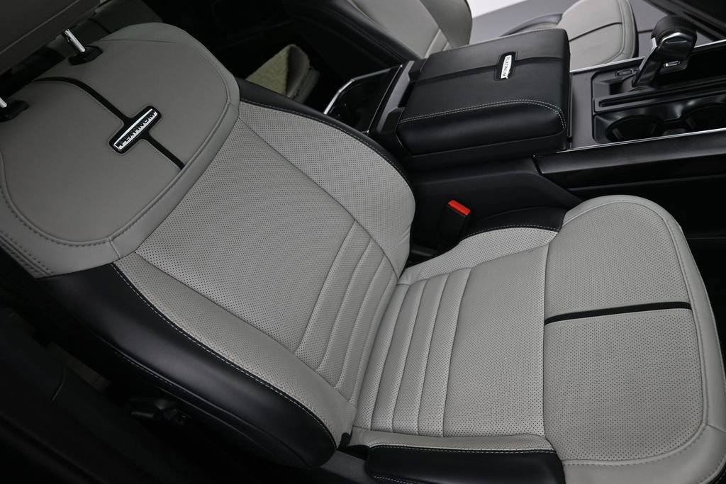 Used 2024 Ford F150 Lightning Platinum AWD/4WD image 19