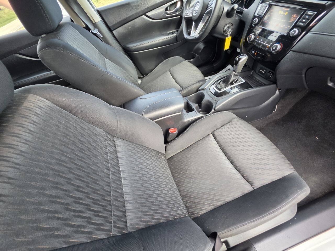 Used 2018 Nissan Rogue S FWD image 6