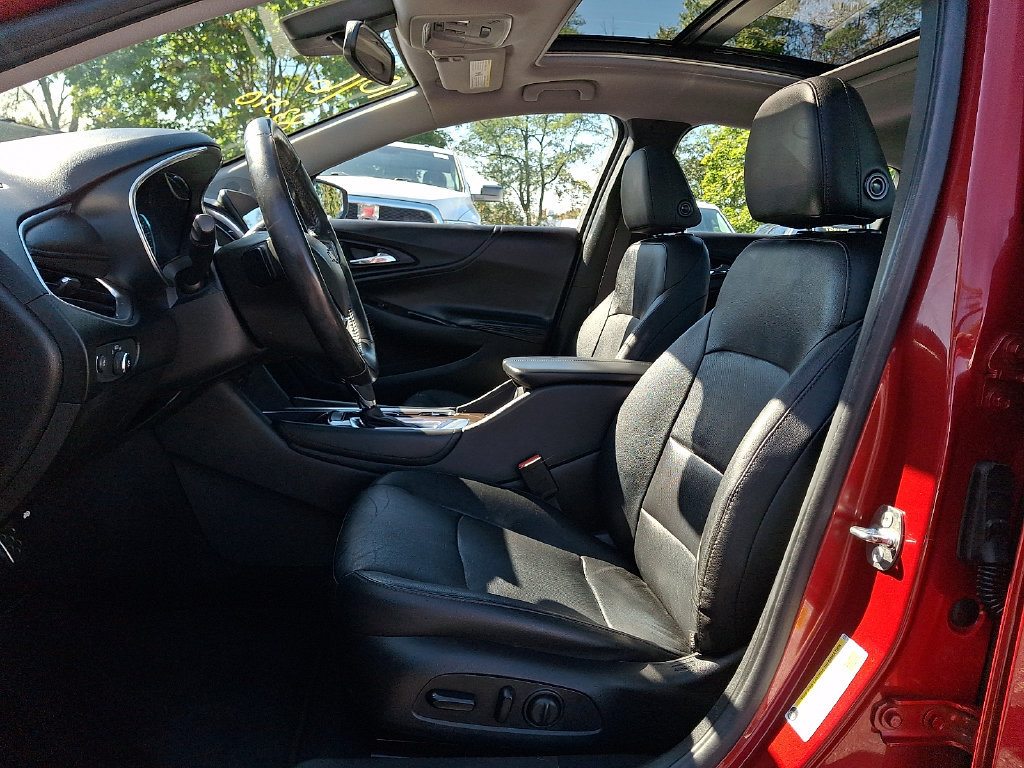 Used 2016 Chevrolet Malibu Premier w/ Driver Confidence Package FWD image 16
