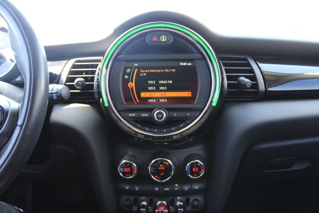 Used 2020 MINI Cooper 2-Door Hardtop FWD image 21