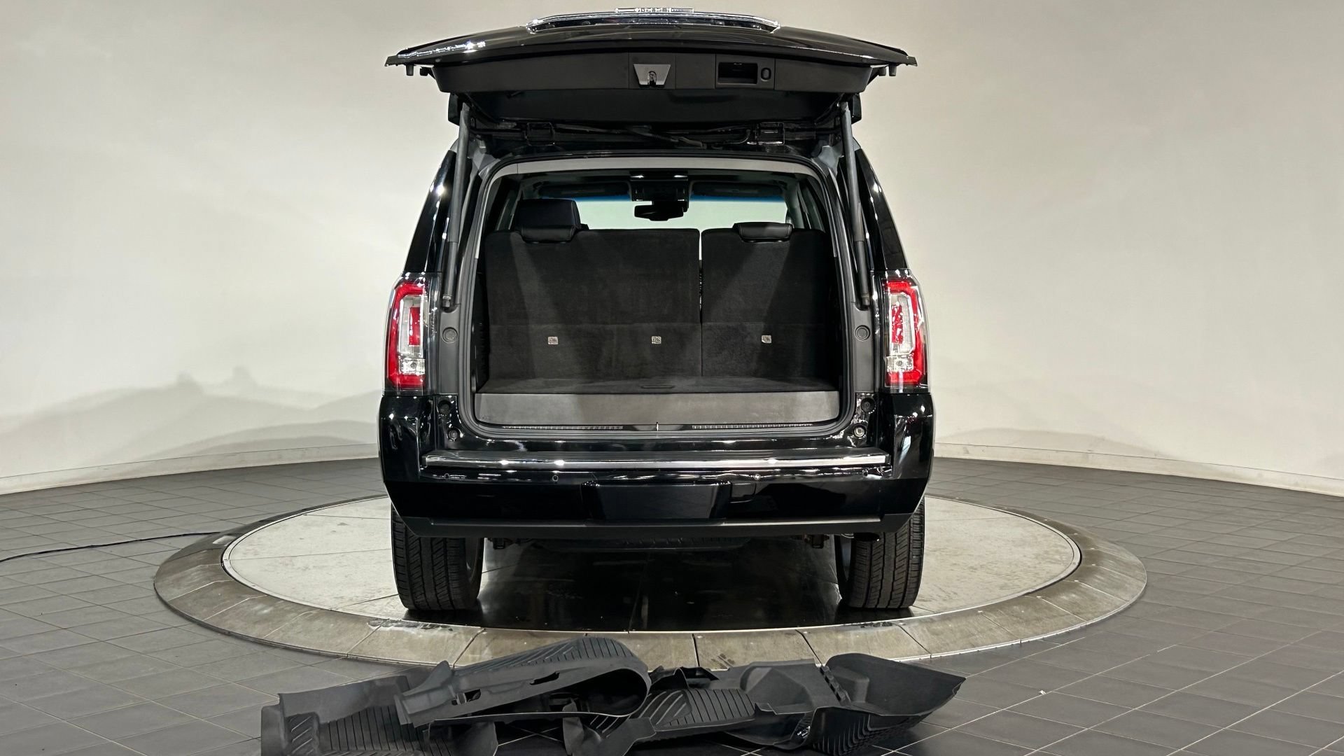 Used 2019 GMC Yukon Denali w/ Denali Ultimate Package AWD/4WD image 34