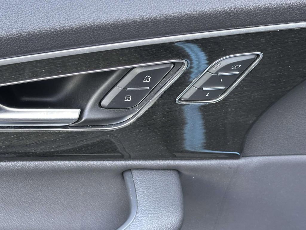 Used 2023 Audi Q7 2.0T Premium w/ Convenience Package image 9