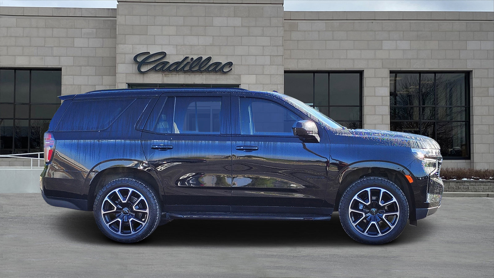 Used 2023 Chevrolet Tahoe RST image 2