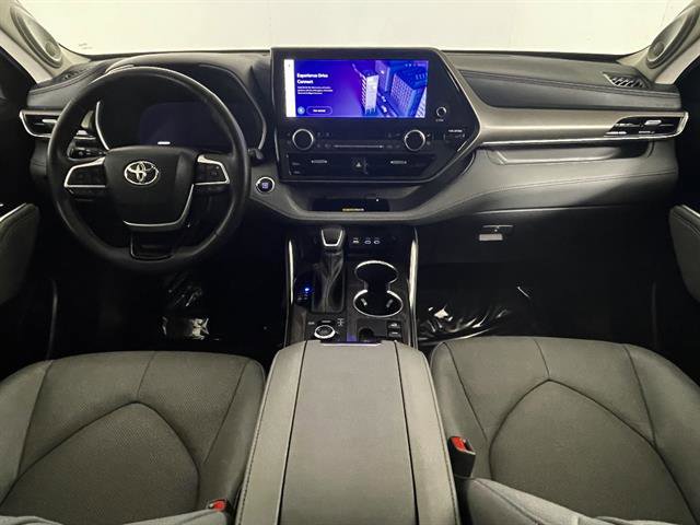 Used 2023 Toyota Highlander Limited image 12