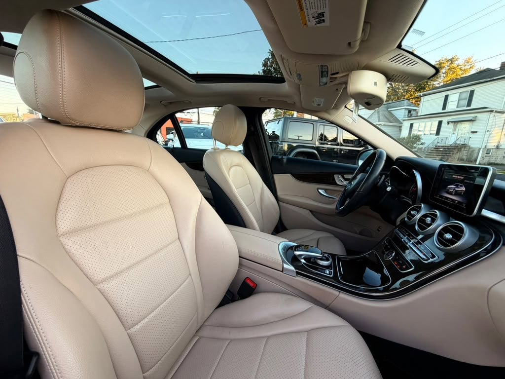 Used 2016 Mercedes-Benz C 300 4MATIC Sedan image 24
