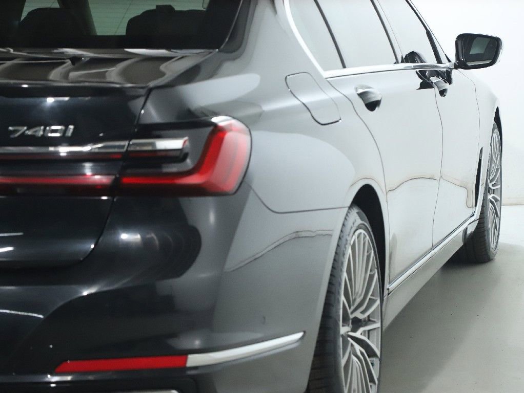 Used 2022 BMW 740i xDrive w/ Premium Package AWD/4WD image 49