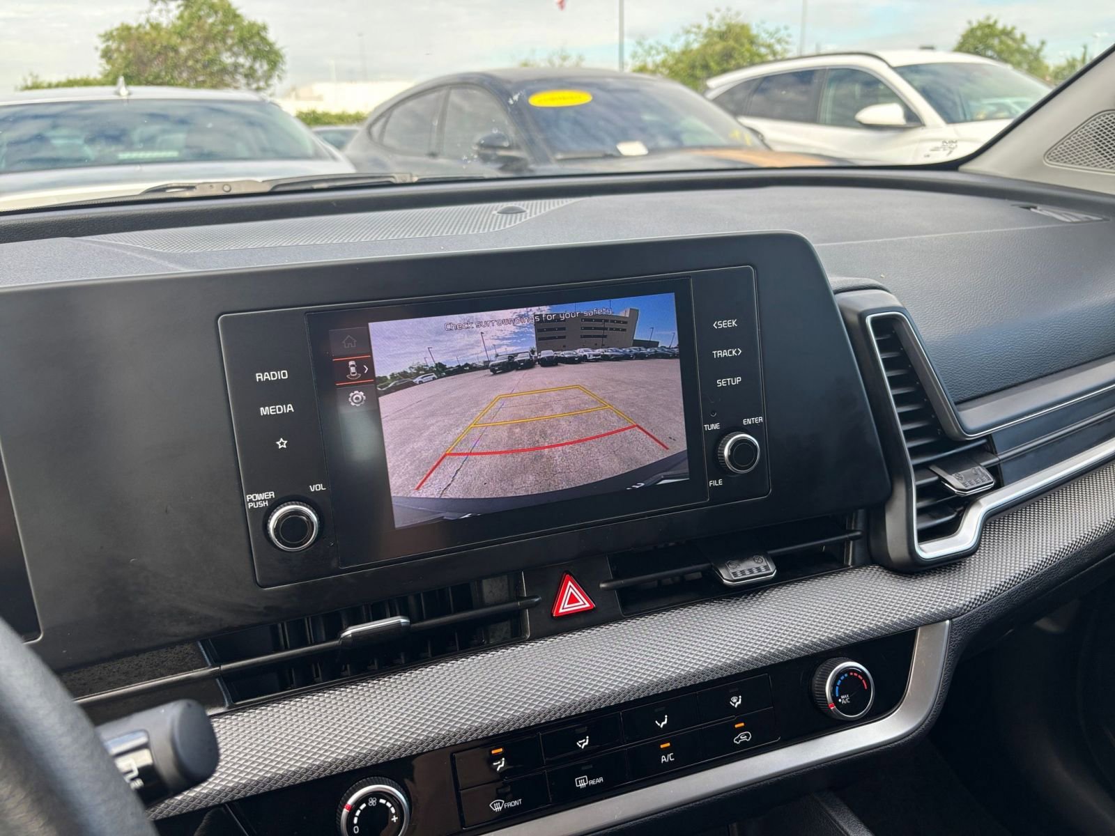 Used 2025 Kia Sportage LX image 23