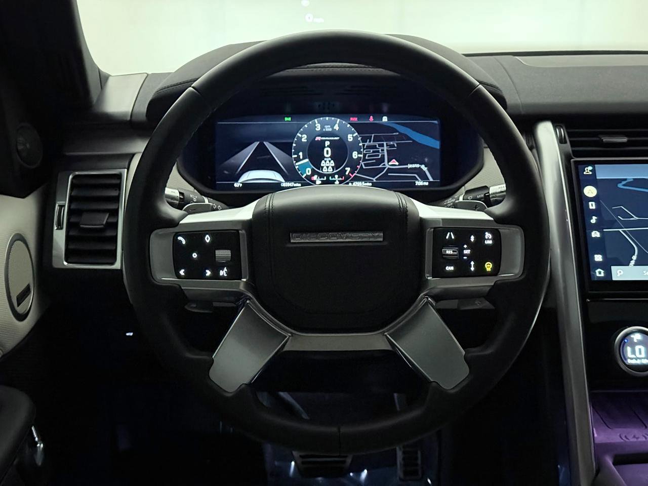 Used 2022 Land Rover Discovery HSE R-Dynamic image 33