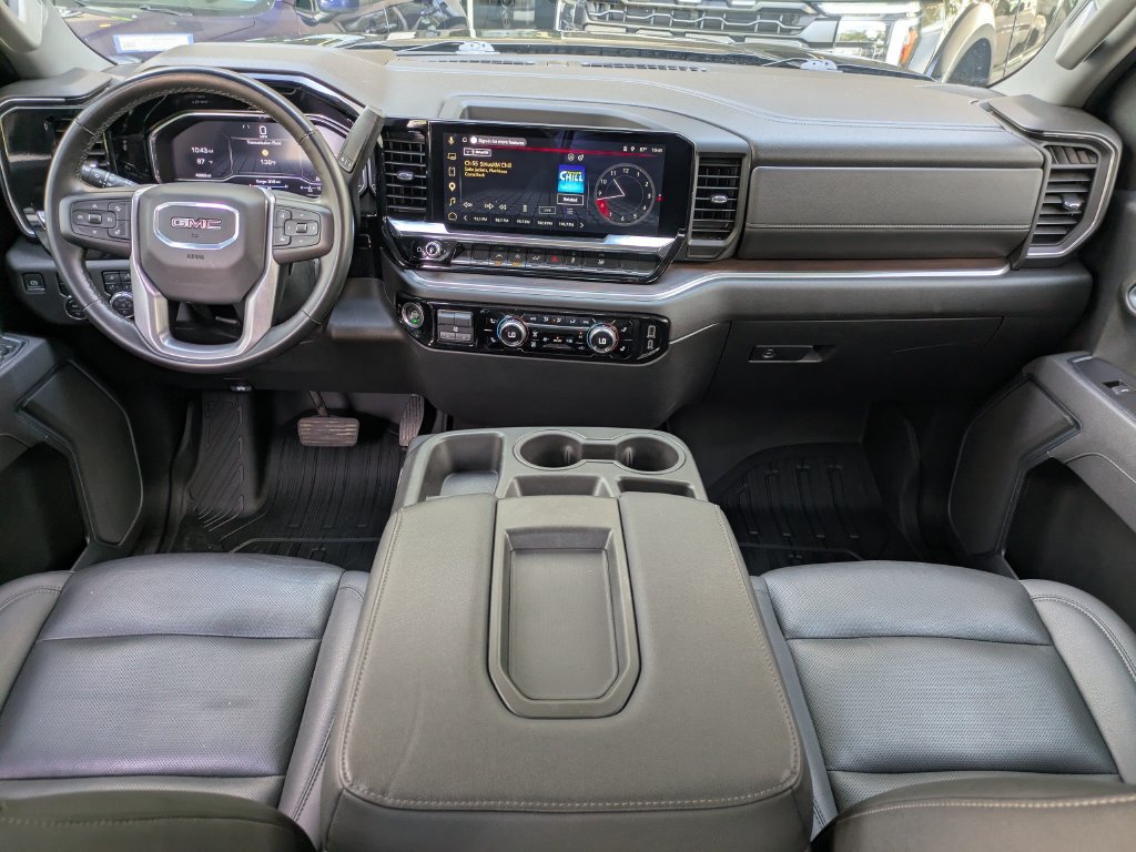Used 2025 GMC Sierra 1500 SLT AWD/4WD image 15