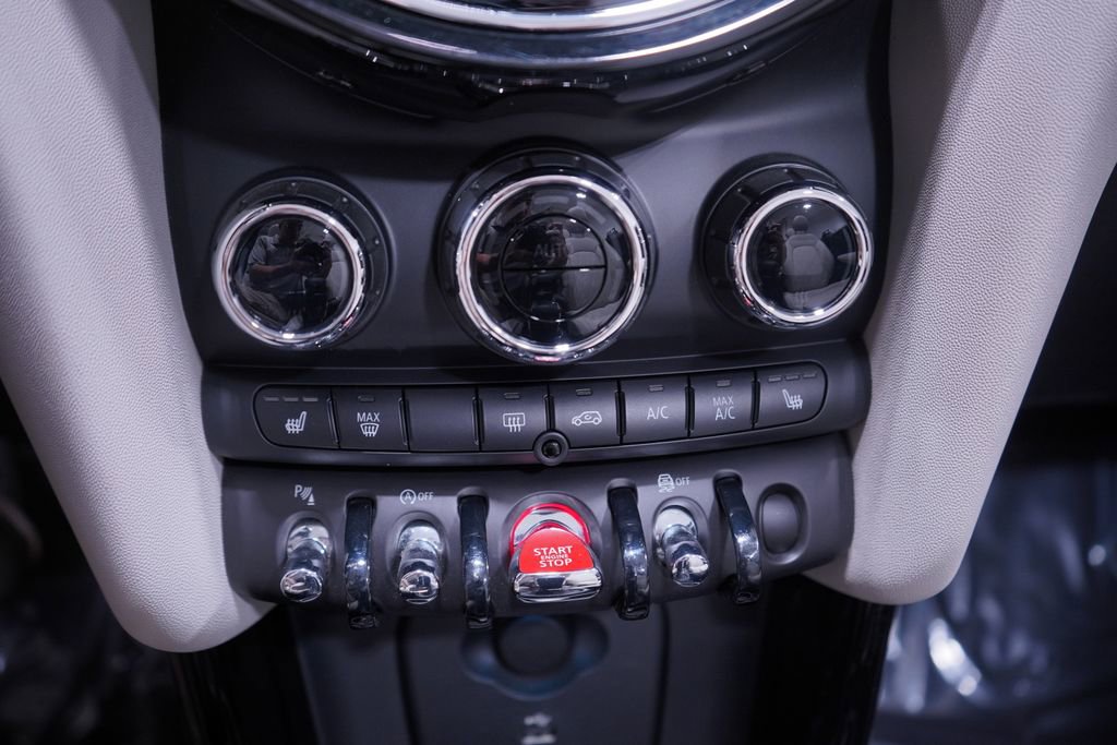 Used 2022 MINI Cooper Convertible w/ Driver Assistance Package FWD image 14