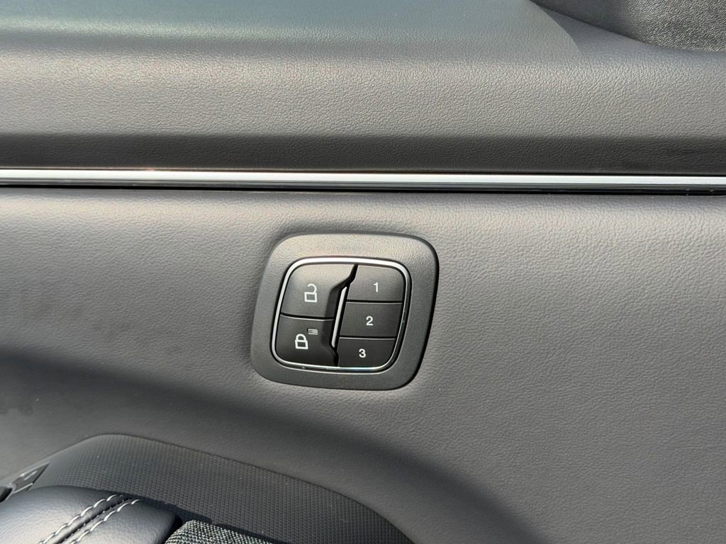 Used 2025 Ford Mustang Mach-E Premium AWD/4WD image 38