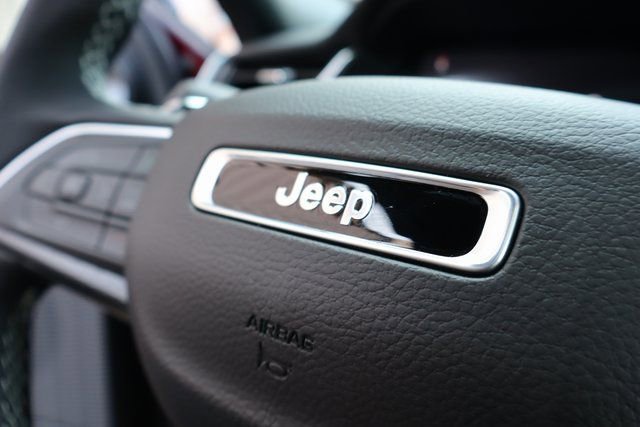 New 2025 Jeep Grand Cherokee Altitude w/ Trailer Tow Package image 24