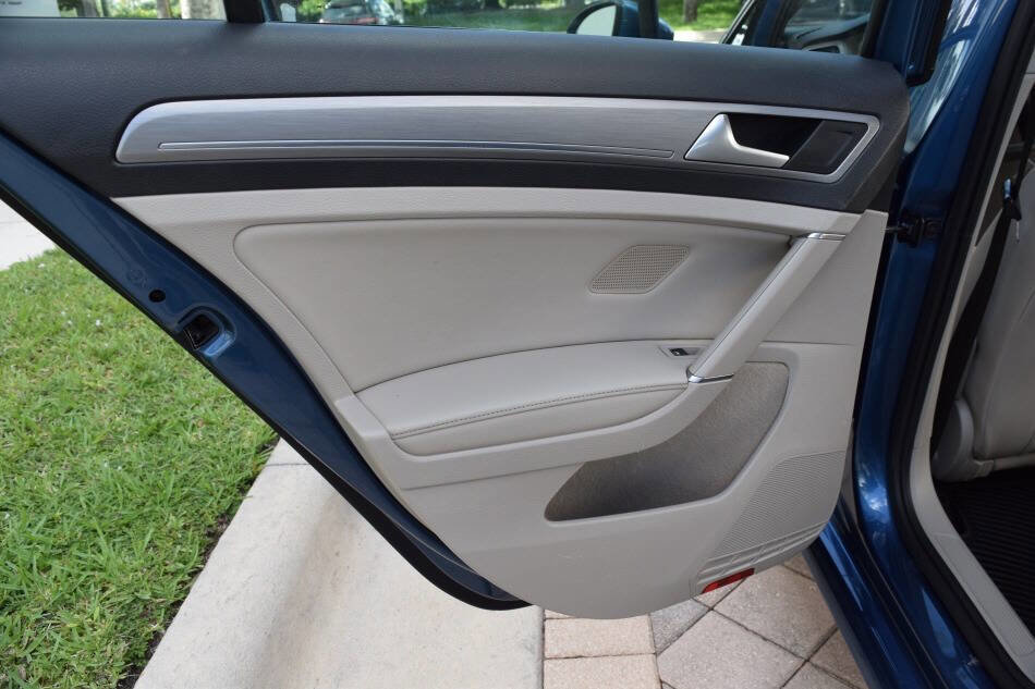 Used 2015 Volkswagen Golf TDI SE w/ Lighting Package FWD image 73
