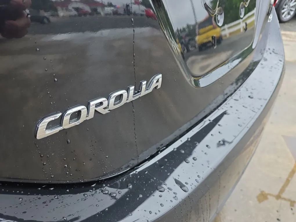 Used 2019 Toyota Corolla SE FWD image 11