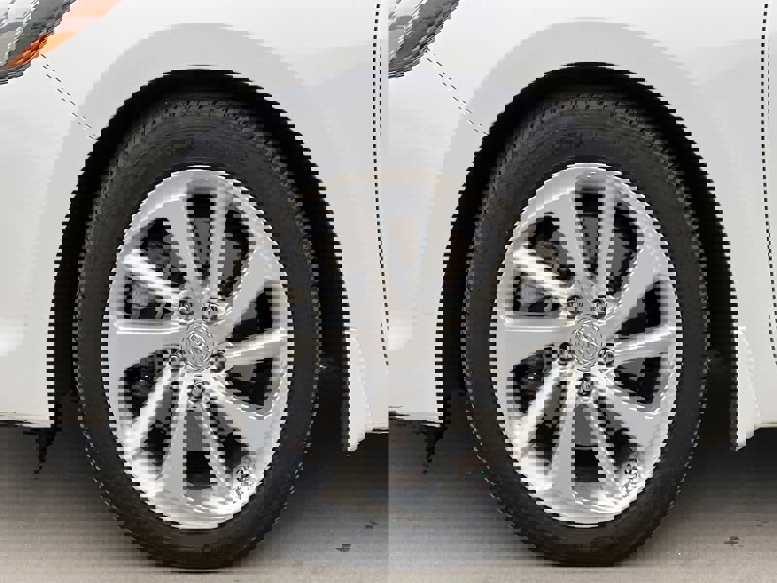 Used 2017 Acura ILX w/ Premium Package image 25