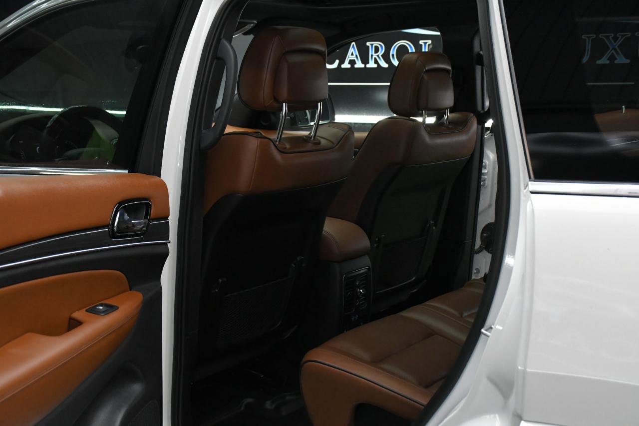 Used 2021 Jeep Grand Cherokee Overland AWD/4WD image 27