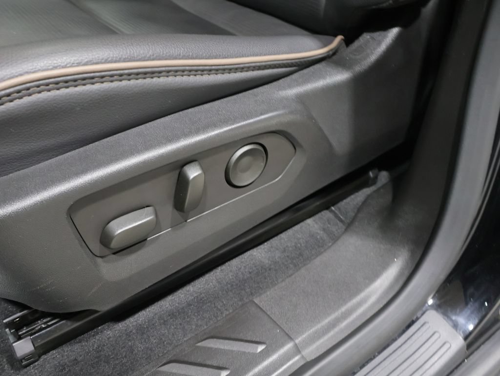 Used 2024 GMC Canyon Denali w/ LPO, Denali Black Edition AWD/4WD image 13