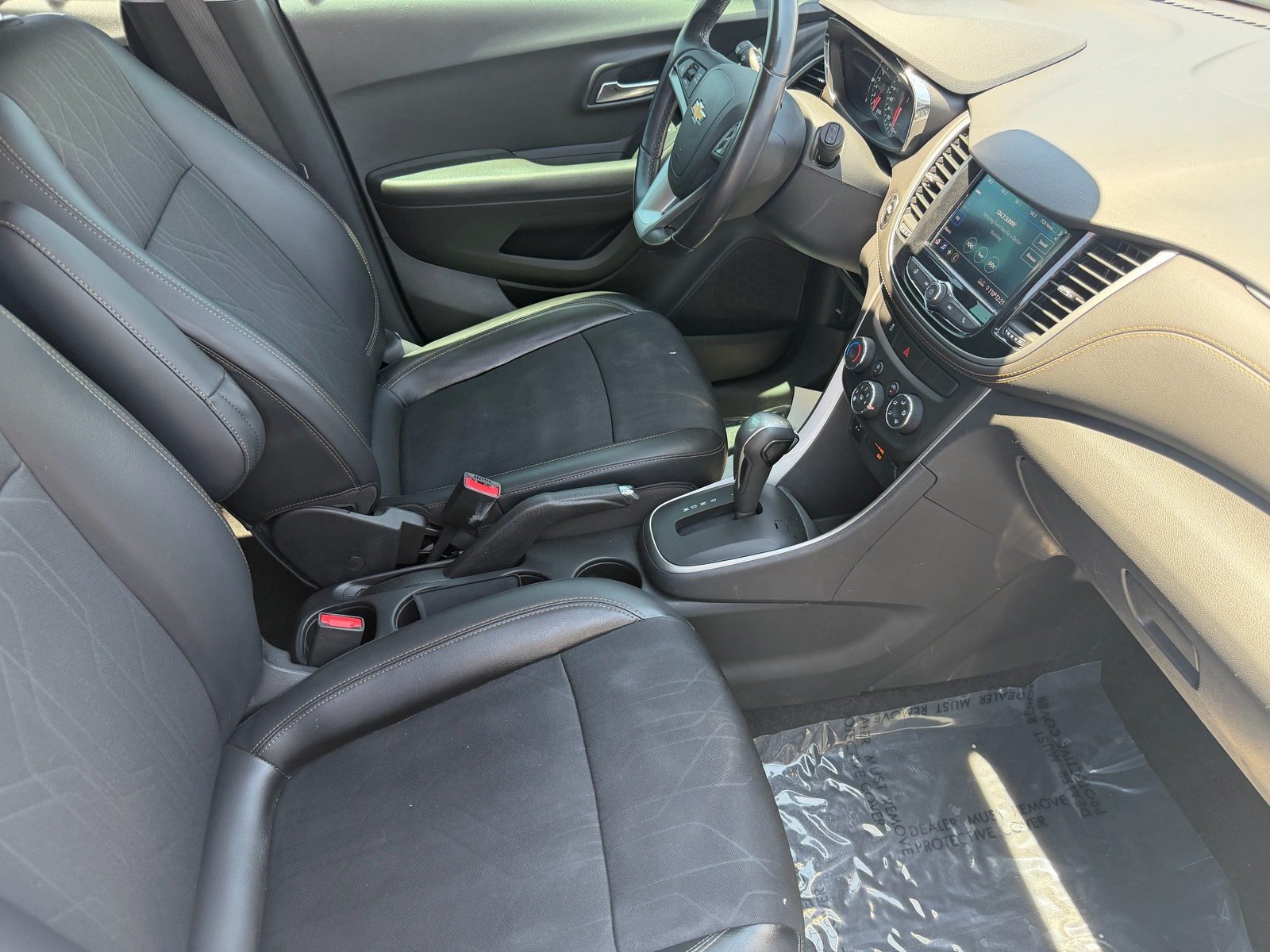 Used 2020 Chevrolet Trax LT w/ LT Convenience Package FWD image 11