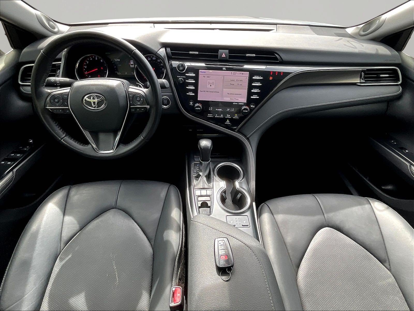 Used 2020 Toyota Camry XSE FWD image 7