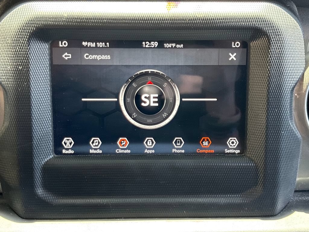 Used 2020 Jeep Gladiator Overland w/ Safety Group AWD/4WD image 19