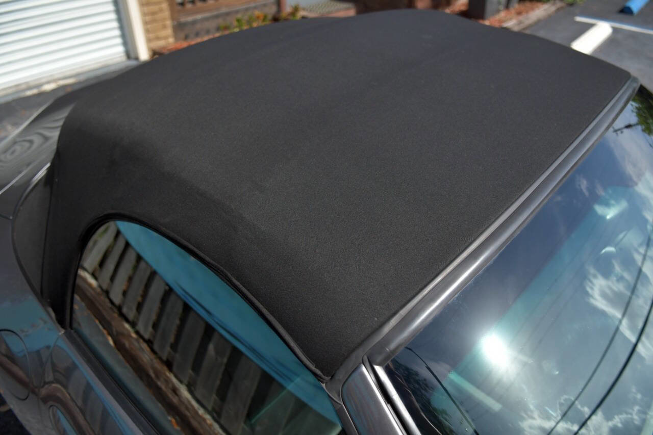 Used 2005 BMW Z4 2.5i image 12