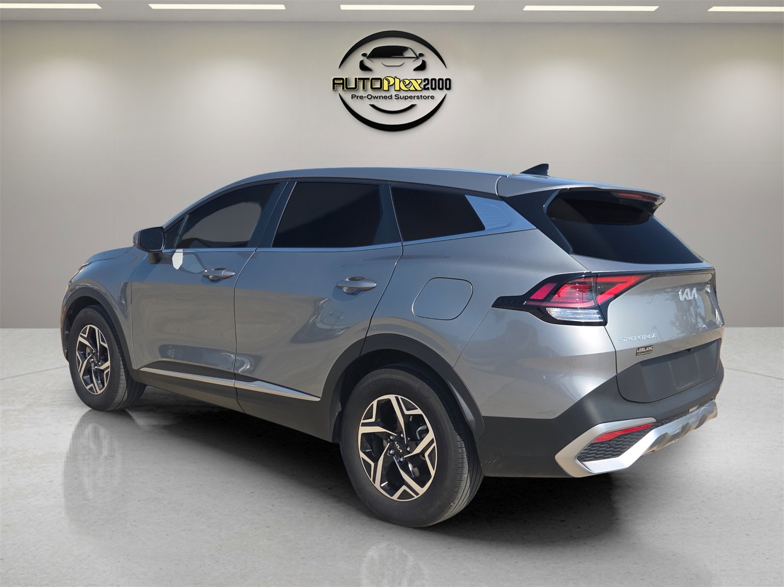 Used 2024 Kia Sportage LX image 5