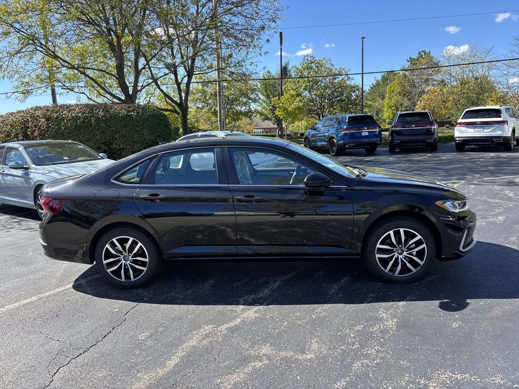 New 2026 Volkswagen Jetta SE image 8