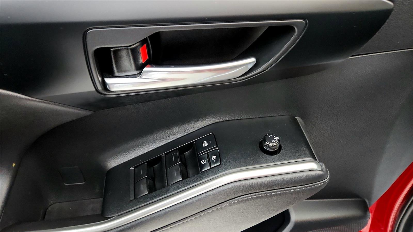 Used 2020 Toyota Highlander XLE image 25