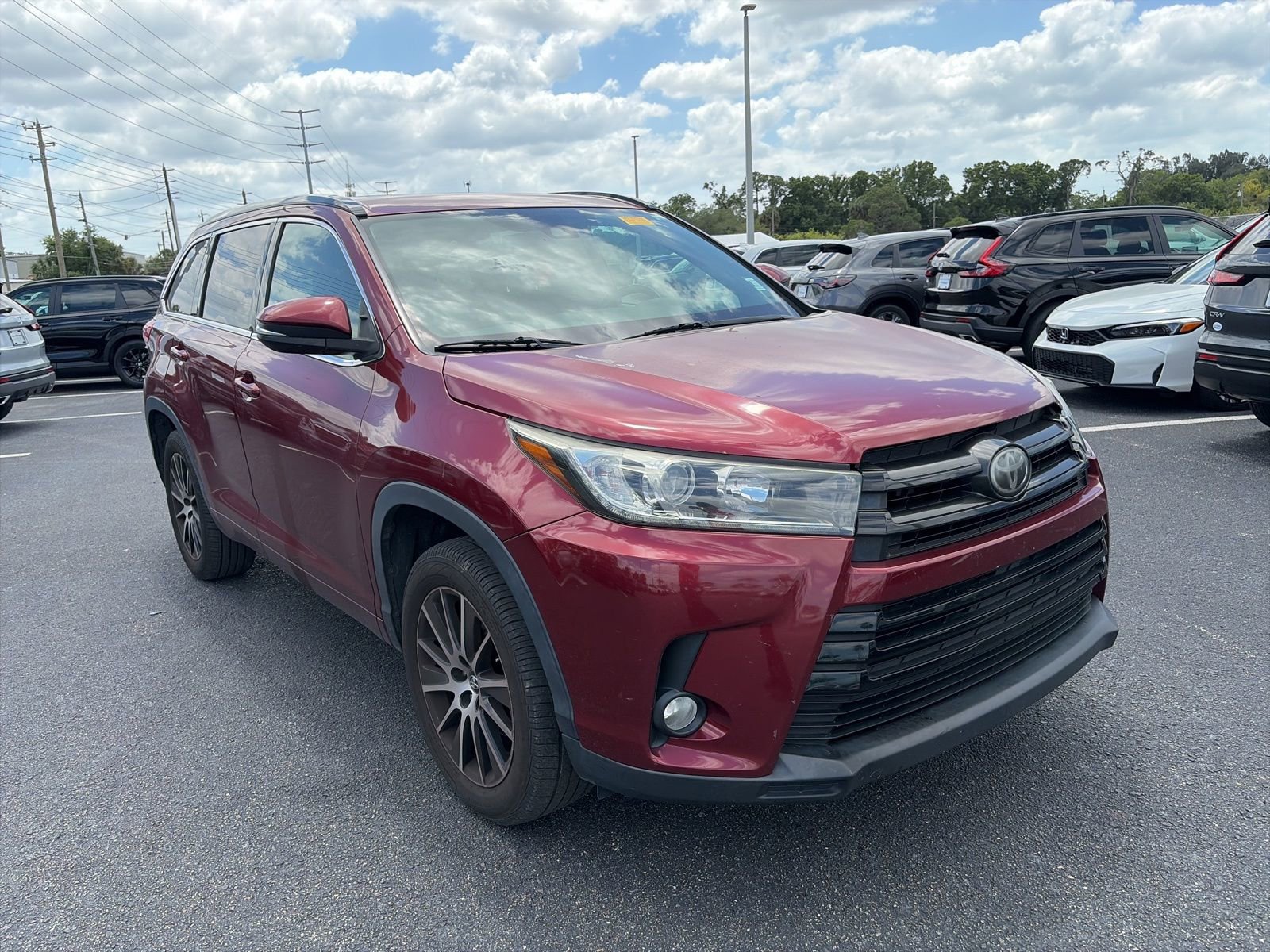 Used 2018 Toyota Highlander SE video 1