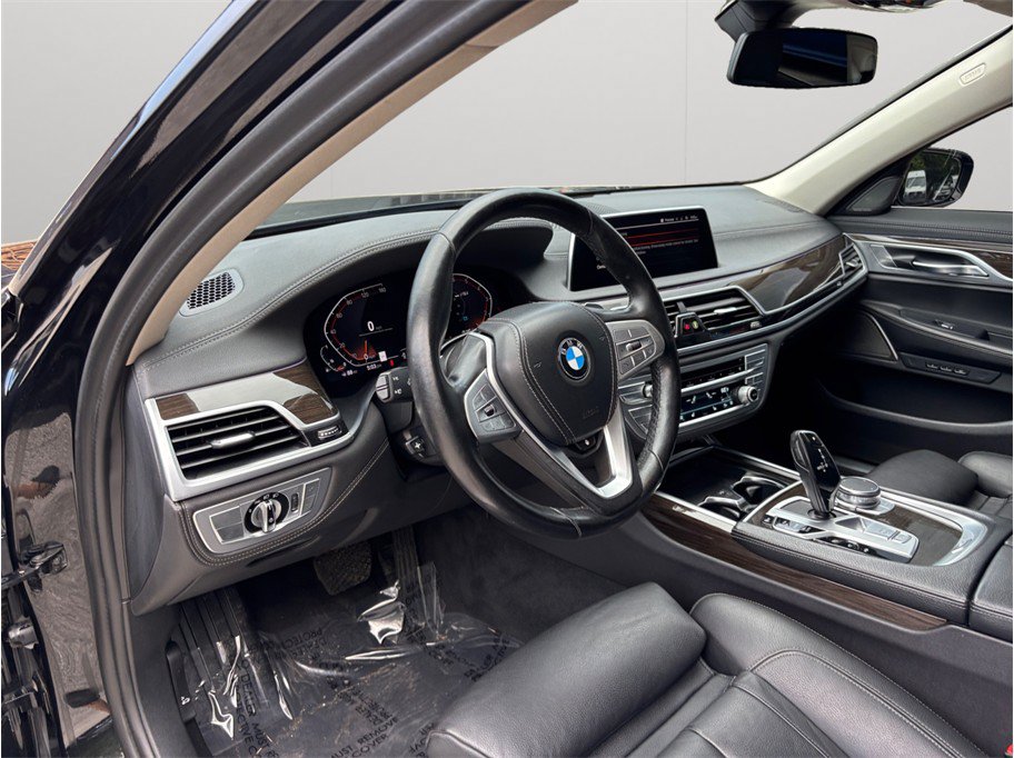 Used 2021 BMW 740i xDrive AWD/4WD image 6