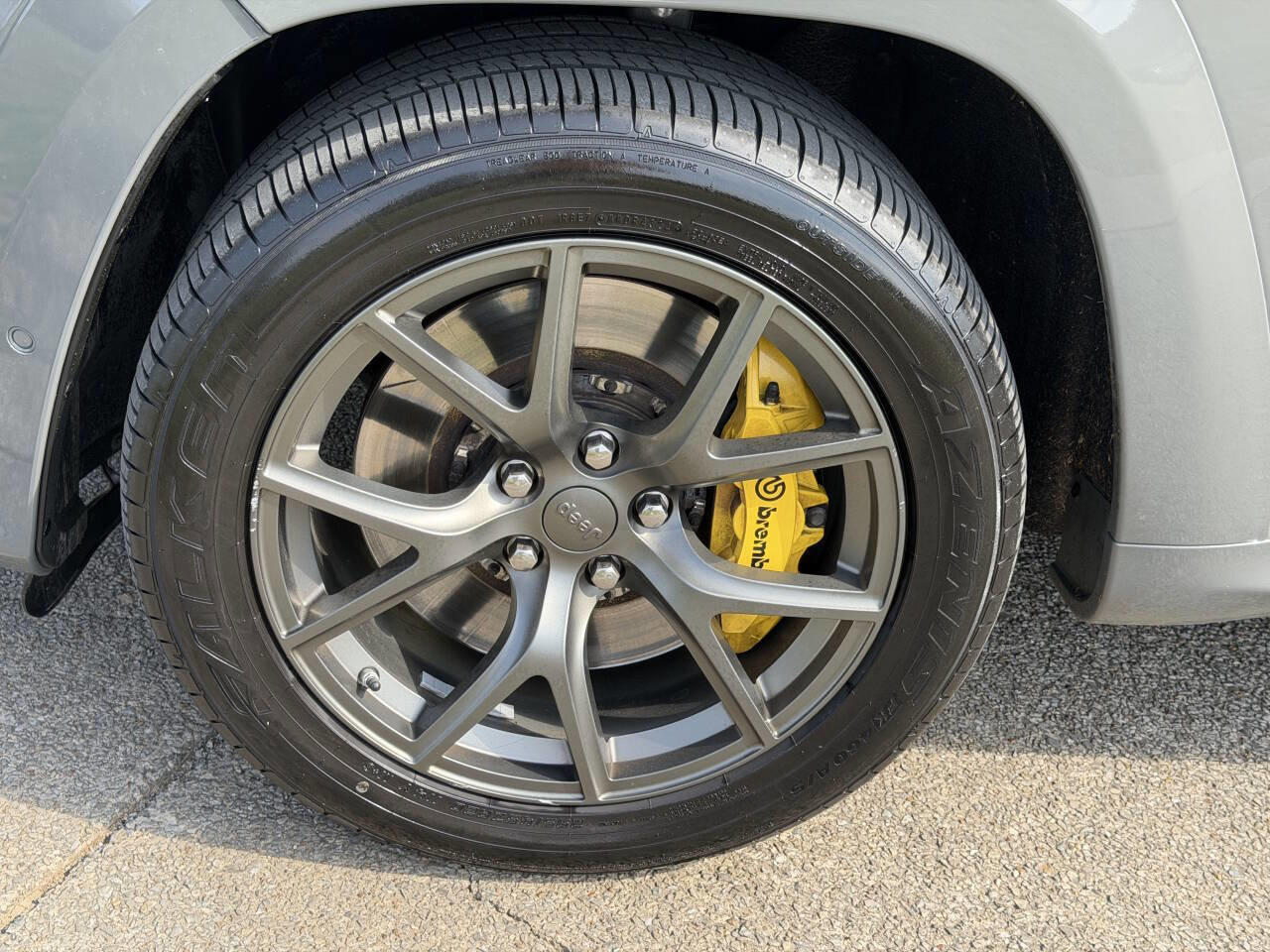 Used 2020 Jeep Grand Cherokee Trackhawk AWD/4WD image 38